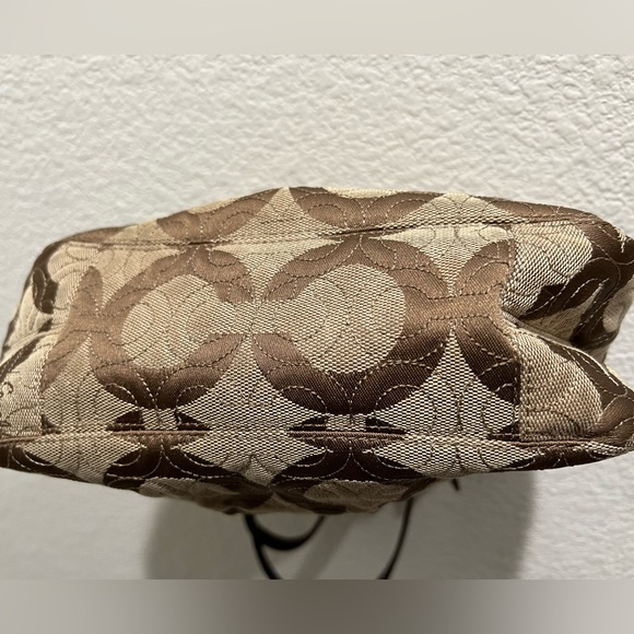 Coach Hand Bag D0982-42949 Brown/Tan with Lilac inside lining Like new - Picture 8 of 12